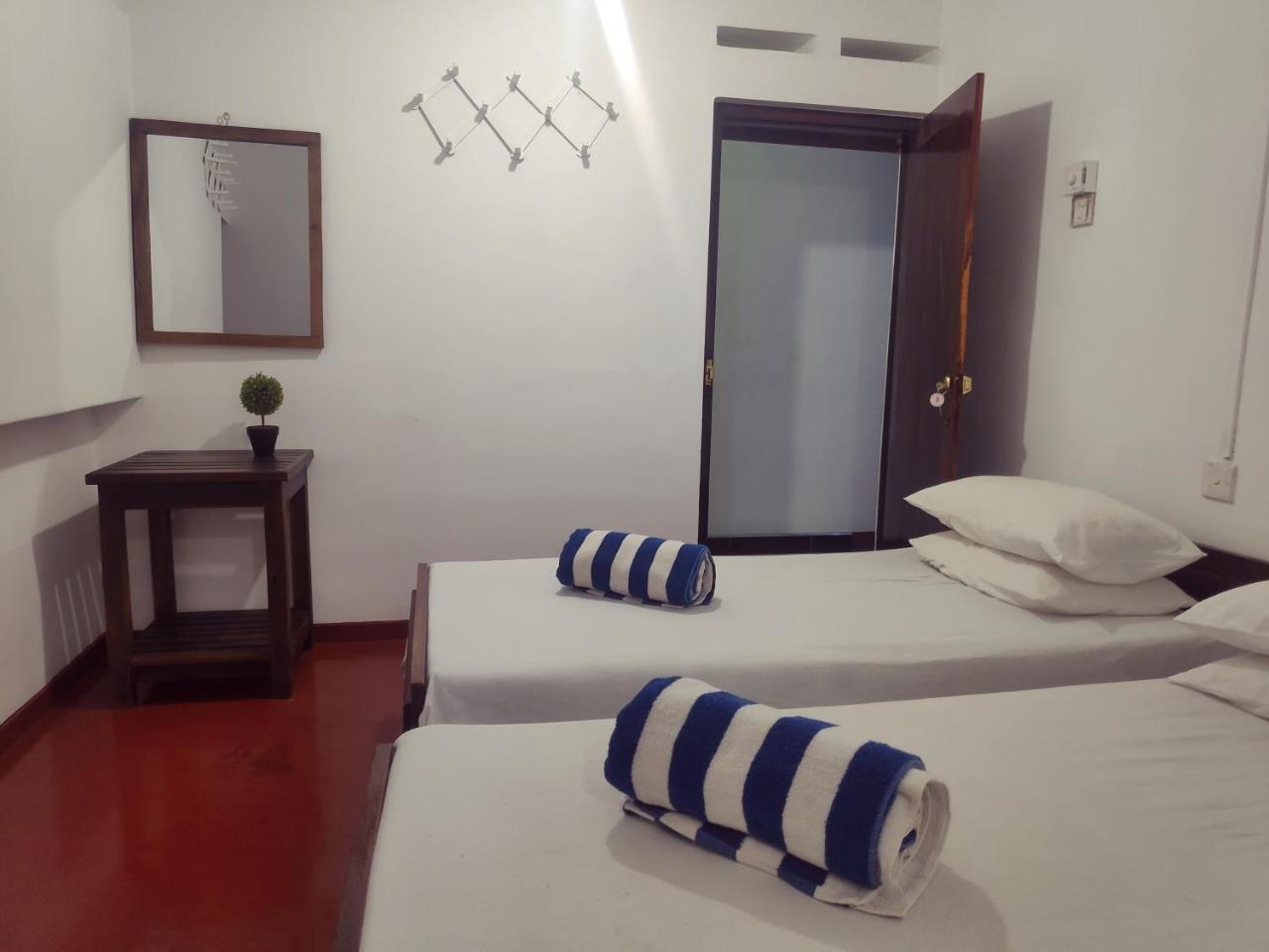 Chandra Holiday Home Dikwella Exterior foto
